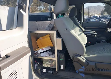 2014 Ford F-250 Xl z USA, uszkodzony, nr VIN 1FT7X2B64EEB70783